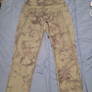 Alphalete Athletics Alphalux Force Leggings in color Storm Grey, size L